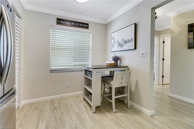 1358 Derbyshire CT F201, Naples, FL 34116