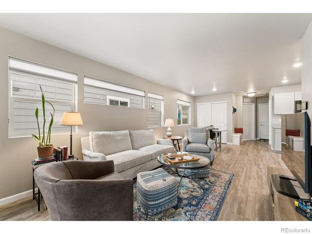 1216 Hummingbird Circle, Longmont, CO 80501