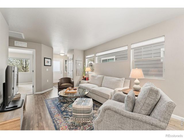 1216 Hummingbird Circle, Longmont, CO 80501