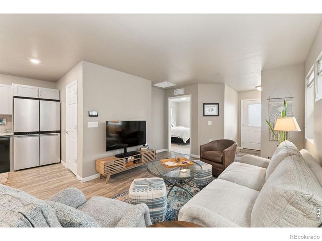 1216 Hummingbird Circle, Longmont, CO 80501