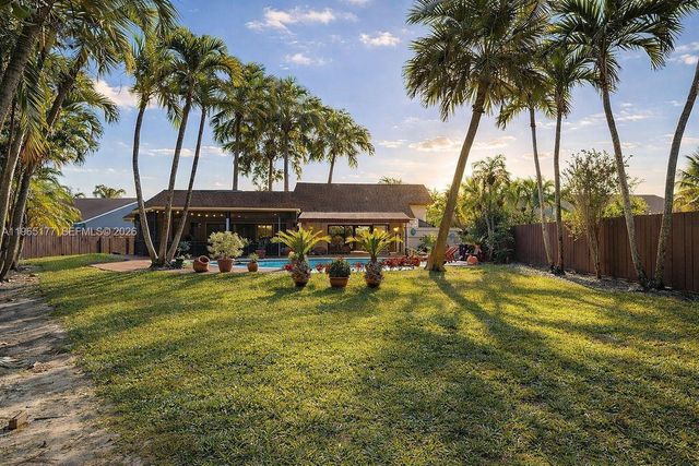 9400 SW 100th Ave Rd, Miami, FL 33176