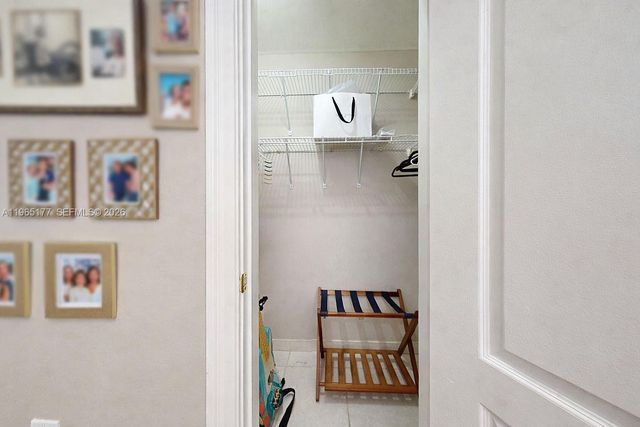 9400 SW 100th Ave Rd, Miami, FL 33176