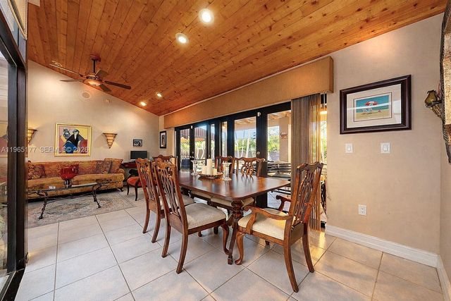 9400 SW 100th Ave Rd, Miami, FL 33176