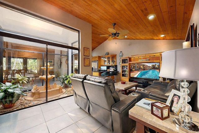 9400 SW 100th Ave Rd, Miami, FL 33176