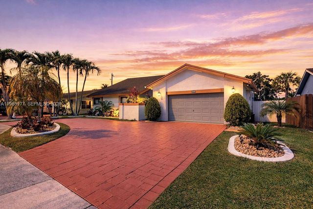 9400 SW 100th Ave Rd, Miami, FL 33176