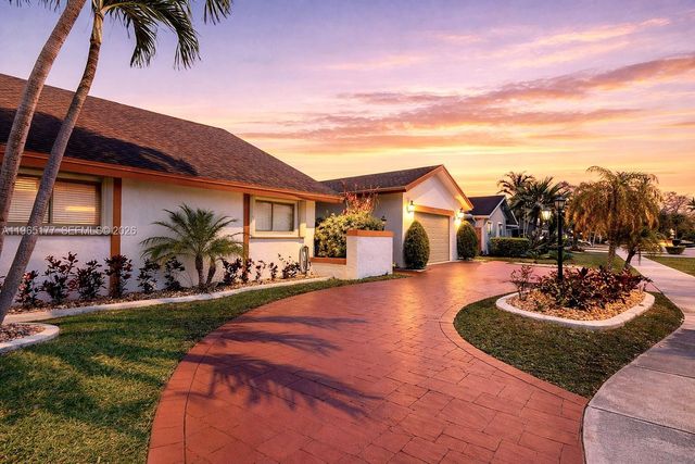 9400 SW 100th Ave Rd, Miami, FL 33176