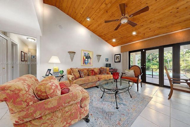 9400 SW 100th Ave Rd, Miami, FL 33176