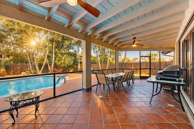 9400 SW 100th Ave Rd, Miami, FL 33176