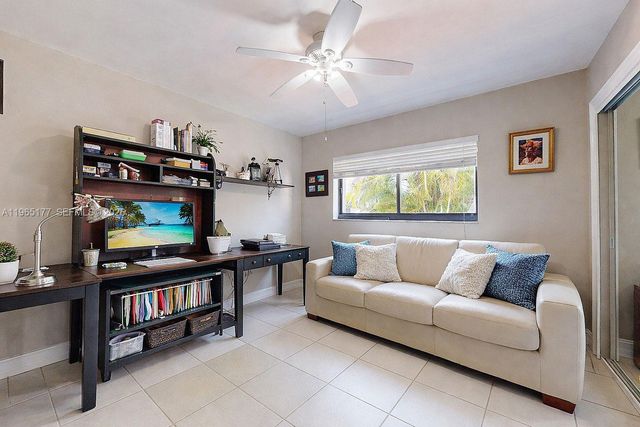 9400 SW 100th Ave Rd, Miami, FL 33176