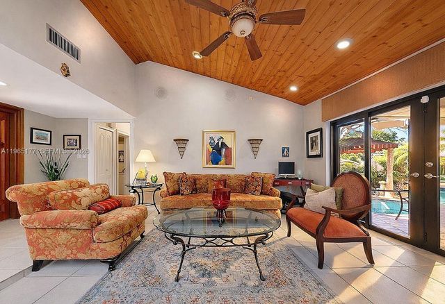 9400 SW 100th Ave Rd, Miami, FL 33176