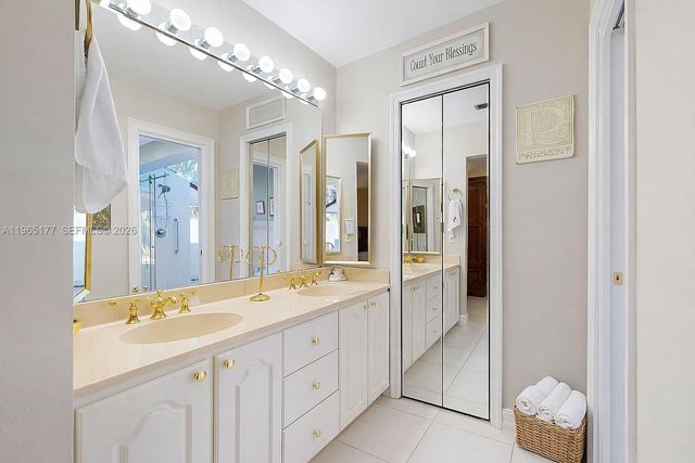 9400 SW 100th Ave Rd, Miami, FL 33176