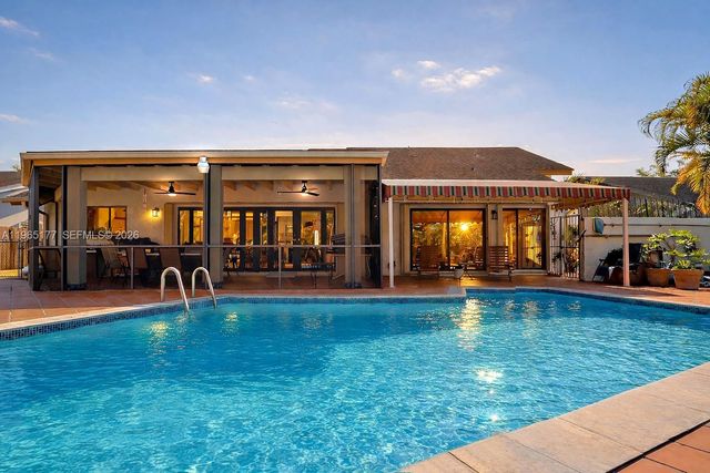 9400 SW 100th Ave Rd, Miami, FL 33176