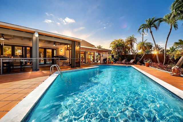 9400 SW 100th Ave Rd, Miami, FL 33176