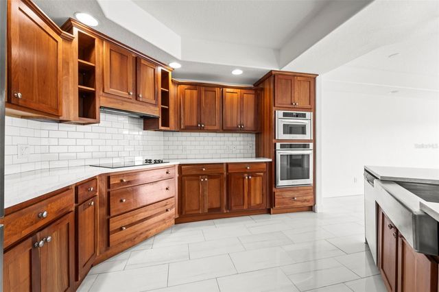 1645 PINELLAS BAYWAY S B2, Tierra Verde, FL 33715