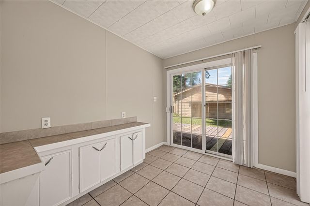 8022 White Avenue, Hitchcock, TX 77563
