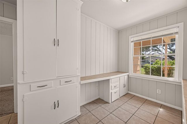 8022 White Avenue, Hitchcock, TX 77563
