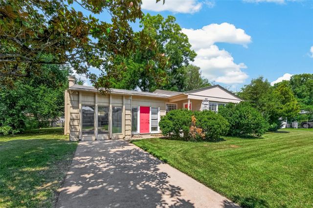 8022 White Avenue, Hitchcock, TX 77563