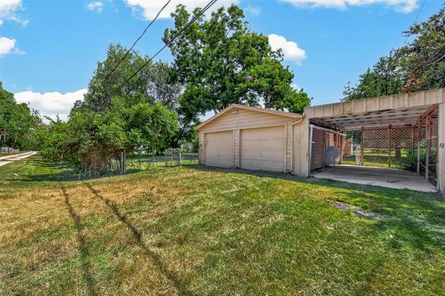 8022 White Avenue, Hitchcock, TX 77563