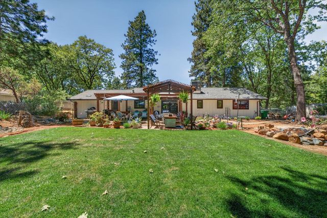 16753 Oscar Dr, Grass Valley, CA 95949