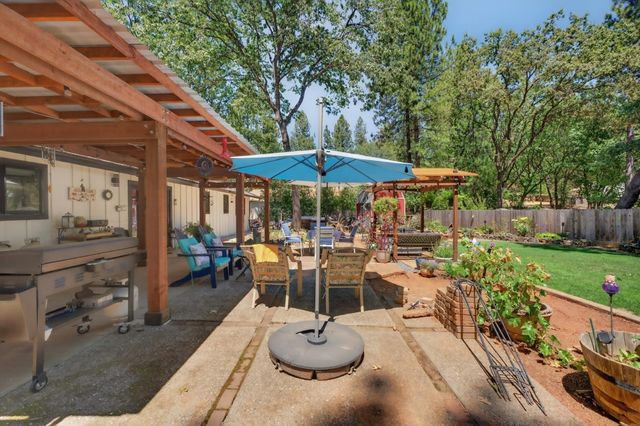16753 Oscar Dr, Grass Valley, CA 95949
