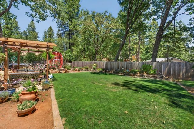 16753 Oscar Dr, Grass Valley, CA 95949