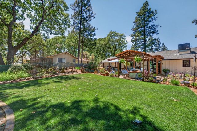 16753 Oscar Dr, Grass Valley, CA 95949