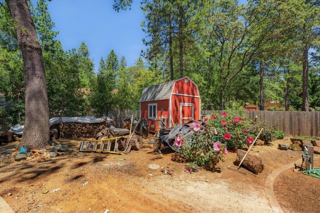16753 Oscar Dr, Grass Valley, CA 95949