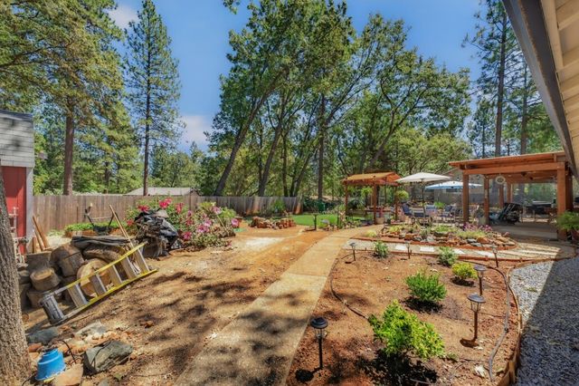 16753 Oscar Dr, Grass Valley, CA 95949