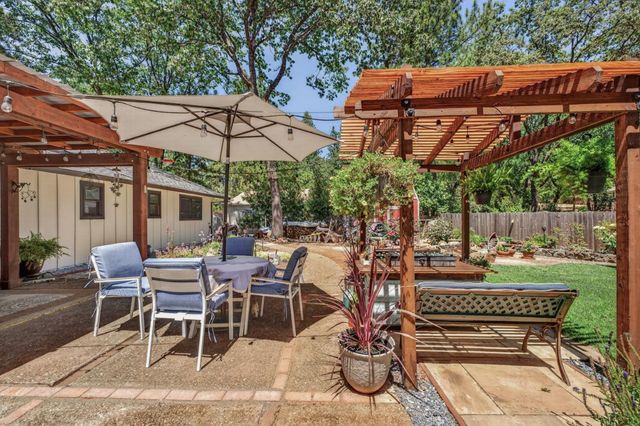 16753 Oscar Dr, Grass Valley, CA 95949