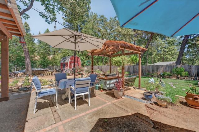 16753 Oscar Dr, Grass Valley, CA 95949