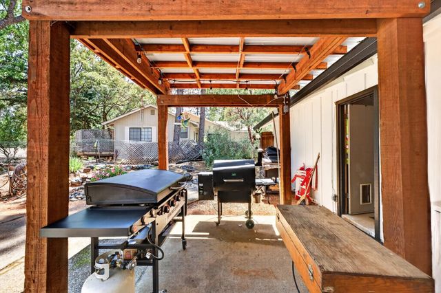 16753 Oscar Dr, Grass Valley, CA 95949
