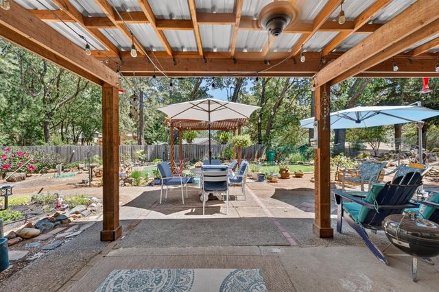 16753 Oscar Dr, Grass Valley, CA 95949