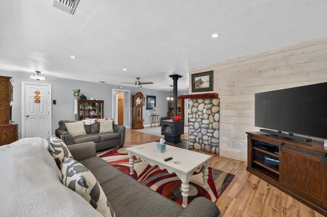 16753 Oscar Dr, Grass Valley, CA 95949