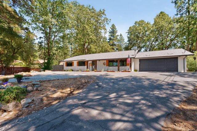 16753 Oscar Dr, Grass Valley, CA 95949