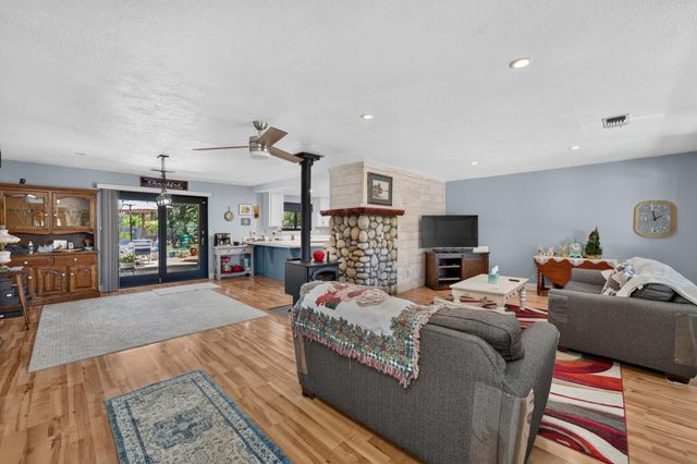 16753 Oscar Dr, Grass Valley, CA 95949