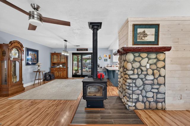 16753 Oscar Dr, Grass Valley, CA 95949