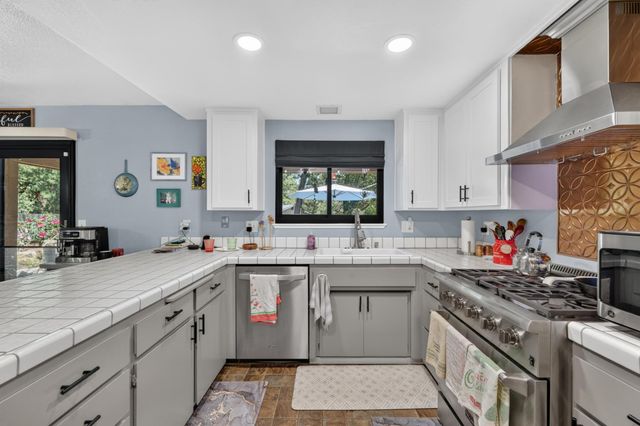 16753 Oscar Dr, Grass Valley, CA 95949