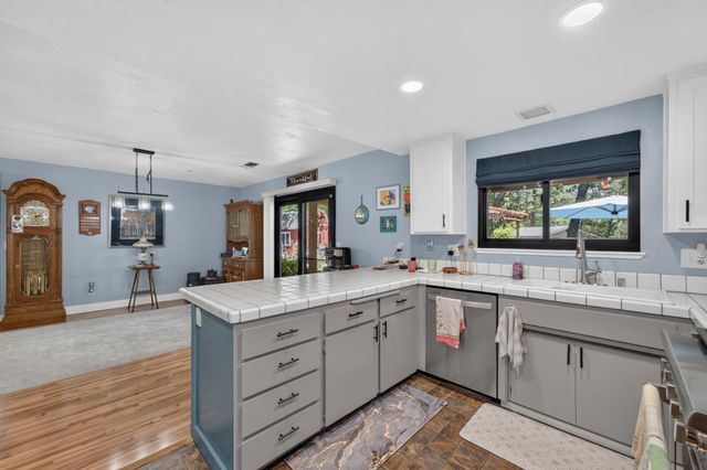 16753 Oscar Dr, Grass Valley, CA 95949