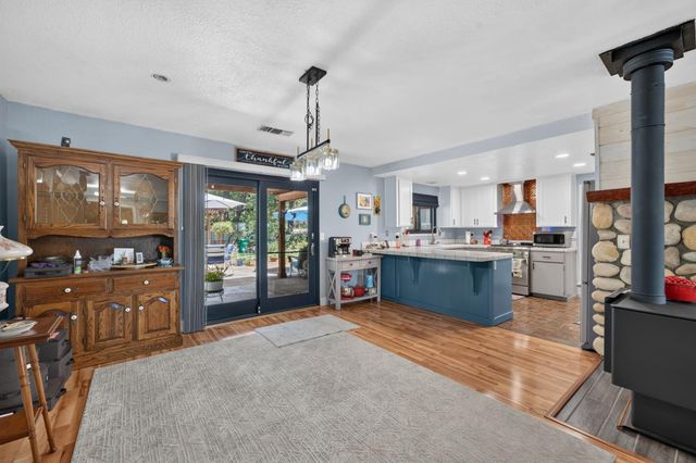 16753 Oscar Dr, Grass Valley, CA 95949