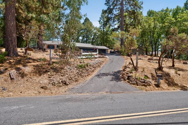 16753 Oscar Dr, Grass Valley, CA 95949