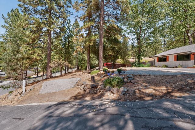 16753 Oscar Dr, Grass Valley, CA 95949