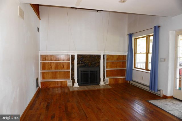 45 MEADOW RD, New Castle, DE 19720