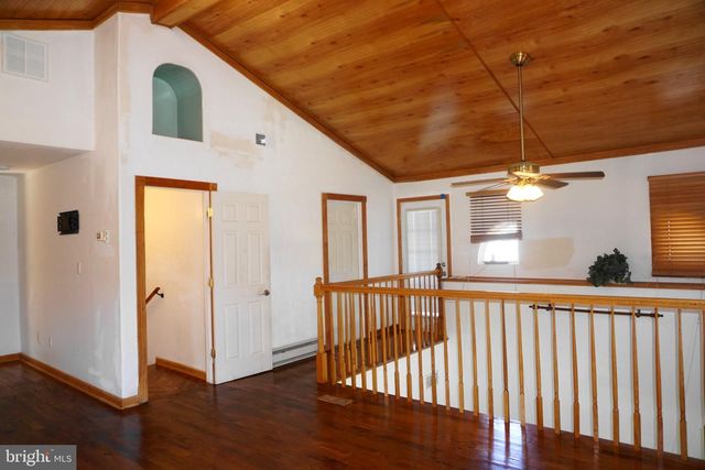 45 MEADOW RD, New Castle, DE 19720