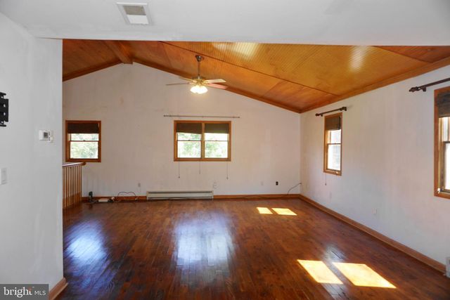 45 MEADOW RD, New Castle, DE 19720