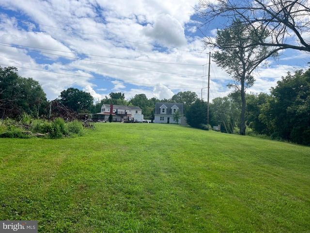45 MEADOW RD, New Castle, DE 19720