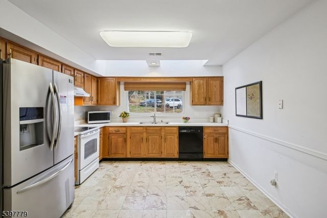 67 Bentley Court, Bedminster Twp., NJ 07921