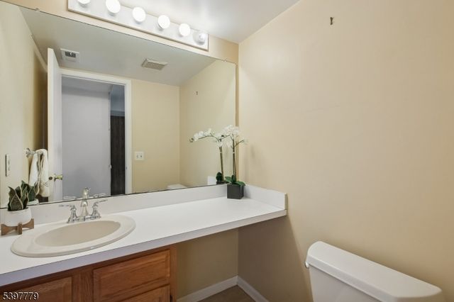 67 Bentley Court, Bedminster Twp., NJ 07921