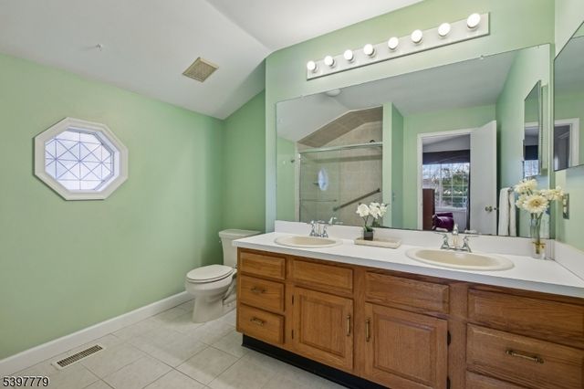 67 Bentley Court, Bedminster Twp., NJ 07921