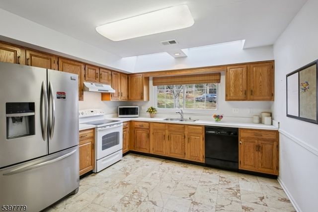 67 Bentley Court, Bedminster Twp., NJ 07921