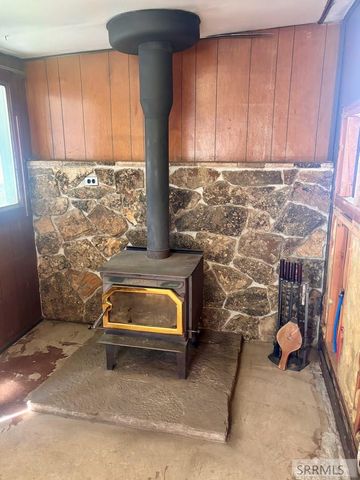 1 W Ute Road, Salmon, ID 83467